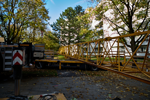 23.10.2019 - Ein Kran für den Oskar-Maria-Graf-Ring 23.10.2019 - Ein Kran für den Oskar-Maria-Graf-Ring