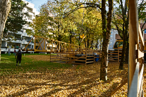 23.10.2019 - Ein Kran für den Oskar-Maria-Graf-Ring 23.10.2019 - Ein Kran für den Oskar-Maria-Graf-Ring