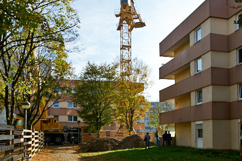 23.10.2019 - Ein Kran für den Oskar-Maria-Graf-Ring 23.10.2019 - Ein Kran für den Oskar-Maria-Graf-Ring