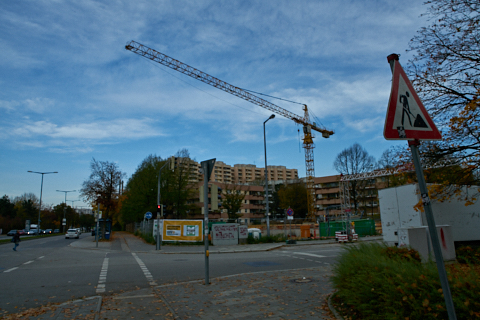 24.10.2019 - Der Kran steht und hat mit der Arbeit begonnen 24.10.2019 - Der Kran steht und hat mit der Arbeit begonnen