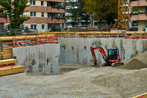 24.10.2019 - Der Kran steht und hat mit der Arbeit begonnen 24.10.2019 - Der Kran steht und hat mit der Arbeit begonnen