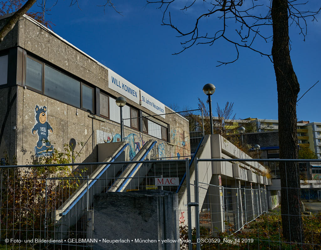 14.11.2019 - Das Quiddezentrum kurz vor dem Abriss in Neuperlach