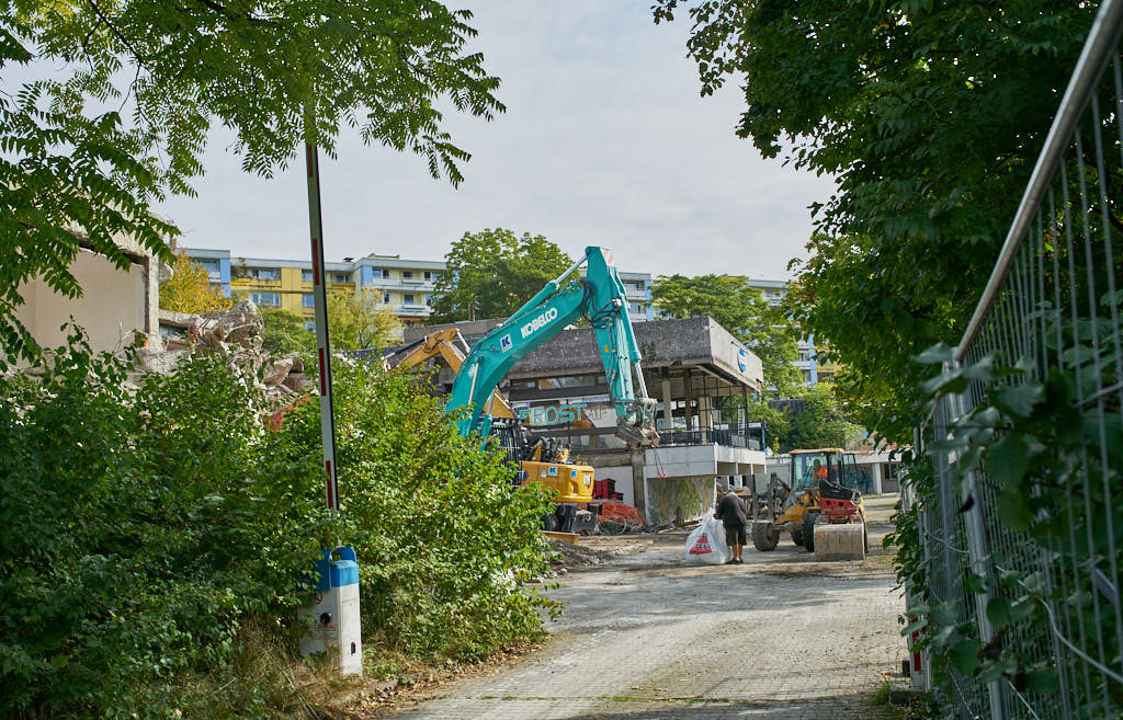 22.09.2021 - Abrissbegin des Quiddezentrums in Neuperlach