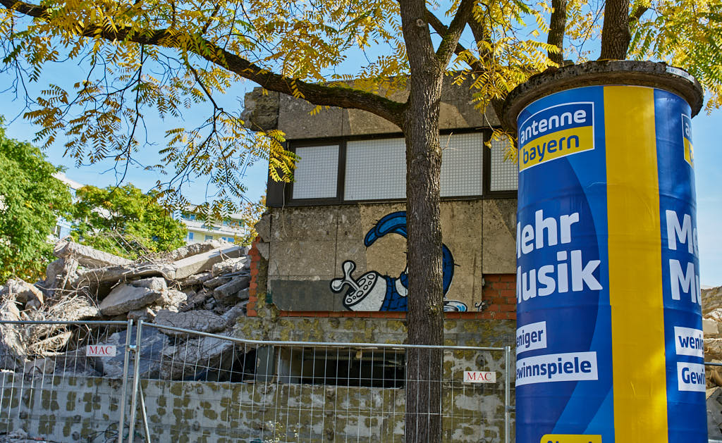 01.10.2021 - Abrissbegin des Quiddezentrums in Neuperlach