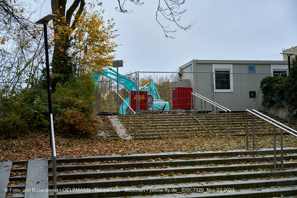 03.11.2021 - Abriss vom Quiddezentrum in Neuperlach